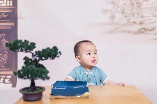 河南宝宝吐黄水是怎么回事